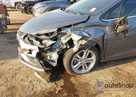 2018 Chevrolet Cruze Lt z USA, uszkodzony, nr VIN 1G1BE5SM9J7241421